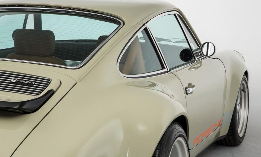  Porsche 911 Restomod by Theon 2016 года  (фото 12 из 40)